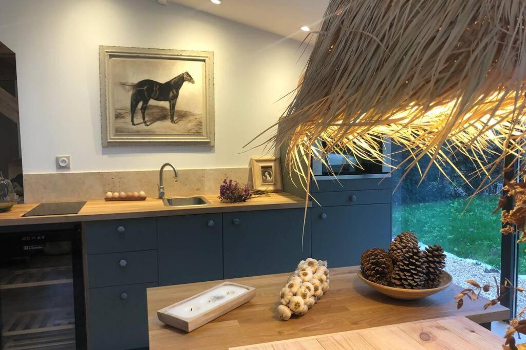 Cottage Normand Avec Sa Grande Piscine Chauffee Toute L Annee Sur Parc Arbore Et Clos En Plein Coeur De La Campagne Adapte Aux Kids Et Dog Friendly Saint-Antonin-de-Sommaire Екстериор снимка