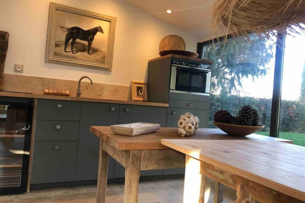 Cottage Normand Avec Sa Grande Piscine Chauffee Toute L Annee Sur Parc Arbore Et Clos En Plein Coeur De La Campagne Adapte Aux Kids Et Dog Friendly Saint-Antonin-de-Sommaire Екстериор снимка